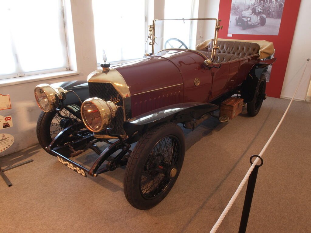 مواصفات Abadal 25 HP